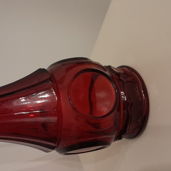 Collectable Red Depression Glass Vase. 1920s-1950s - Picture 2 of 7